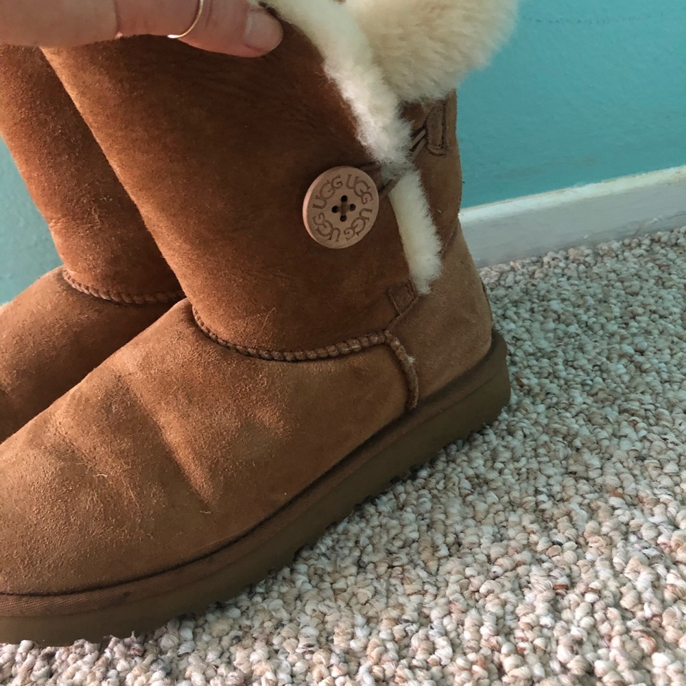 Ugg Bailey Button - image 2
